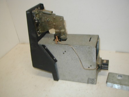 Merit Countertop Coin Acceptor Drawer (MW 5152-01-000) (Item #48) (Image 4)